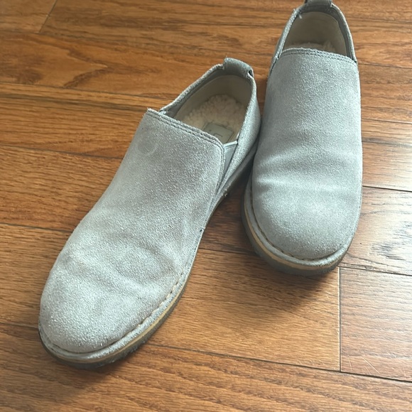 Ugg Camilla suede loafer. - Picture 2 of 7